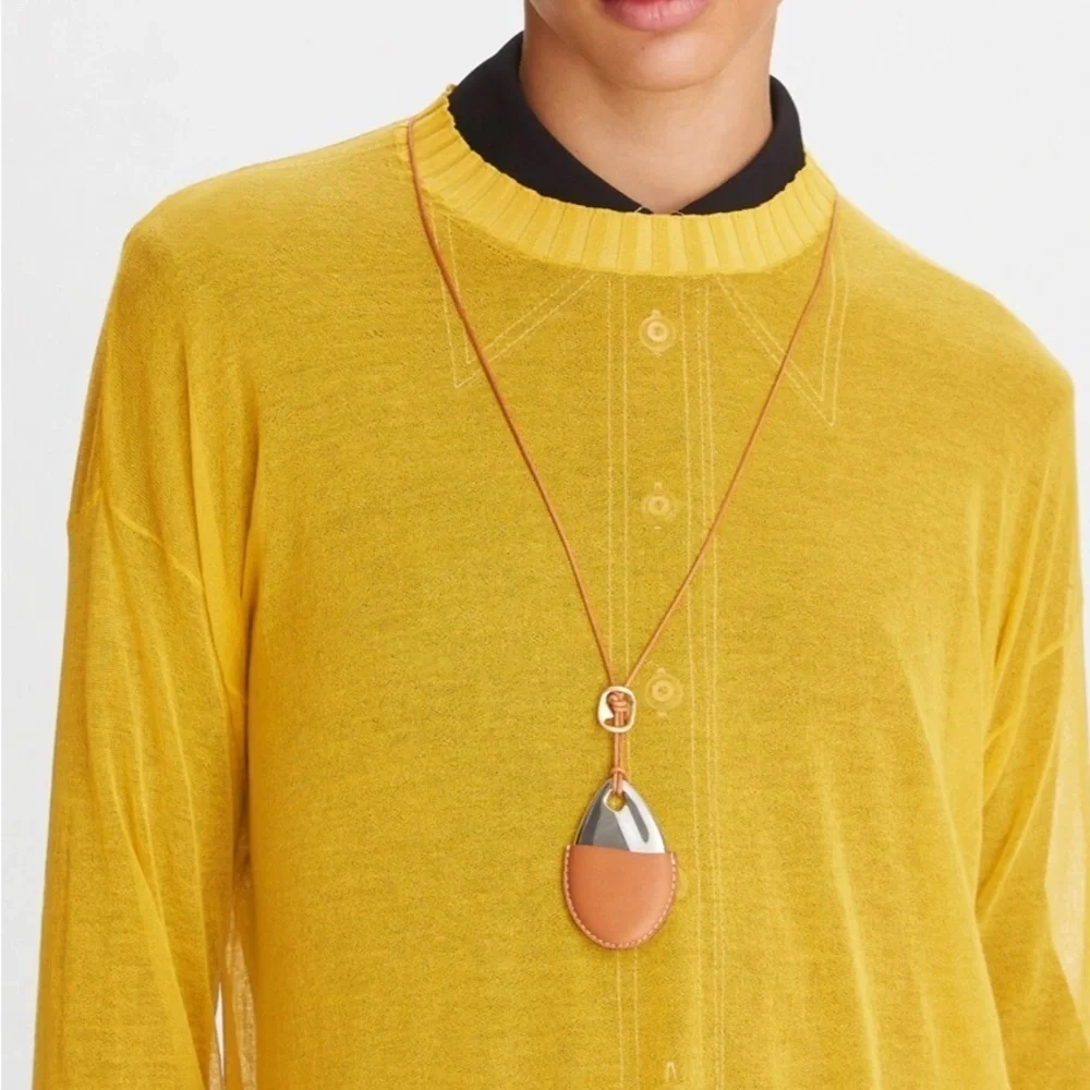 Tory Burch Runway LEATHER PENDANT NECKLACE 228$